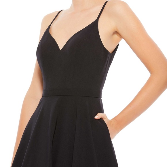 NEW Mac Duggal Claasic A-Line V Neck Ballgown Size 8 - Picture 2 of 10